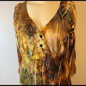 3/4 Sleeve V neck design with Peacocks Top 1X